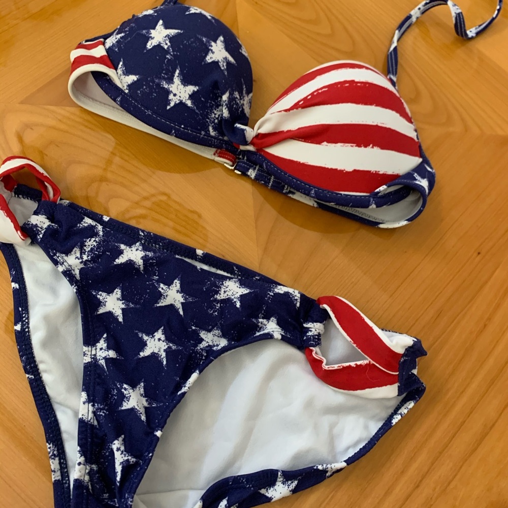 2 piece bathing suit, great condition